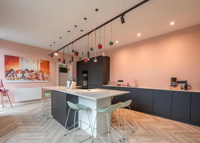 Villa Cezar - Big House At The Center Of Bruges - Free Parking
